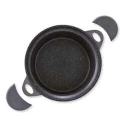 Lot Faitout Dur Comme La Pierre 24 Cm Et 2 Maniques En Silicone -Peuyer Magasin 111083 1 1 Lot faitout Dur comme la pierre 24 cm et 2 maniques en silicone Mathon