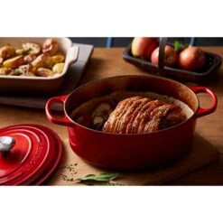 Le Creuset Cocotte Fonte Ovale Cerise 31 Cm -Peuyer Magasin 213206 2 2 Cocotte fonte ovale cerise 31 cm Le Creuset
